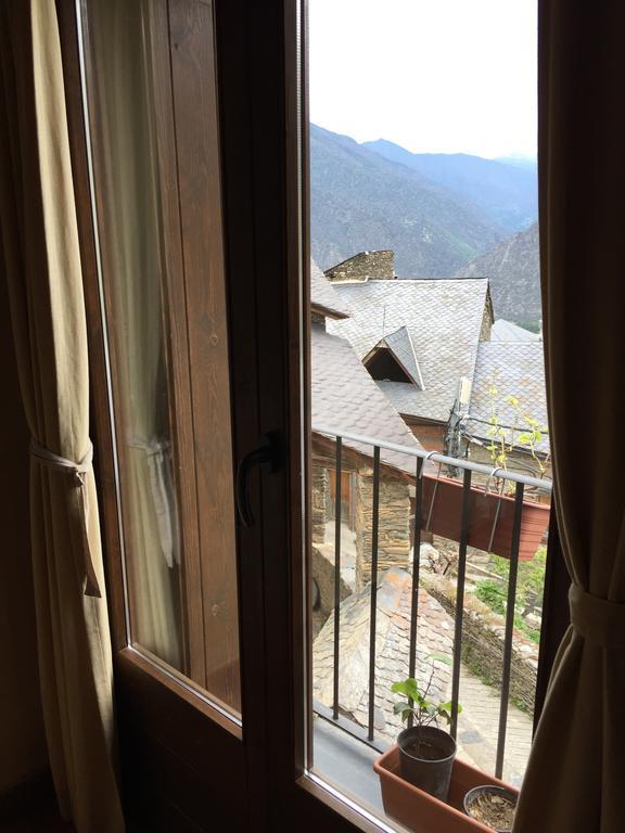 Lo Paller De Roc Montescladó Rum bild